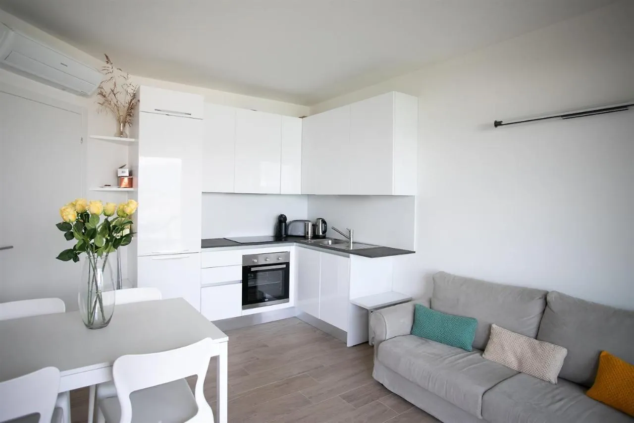 Iseolakerental - Appartamento Celeste Parzanica Apartment